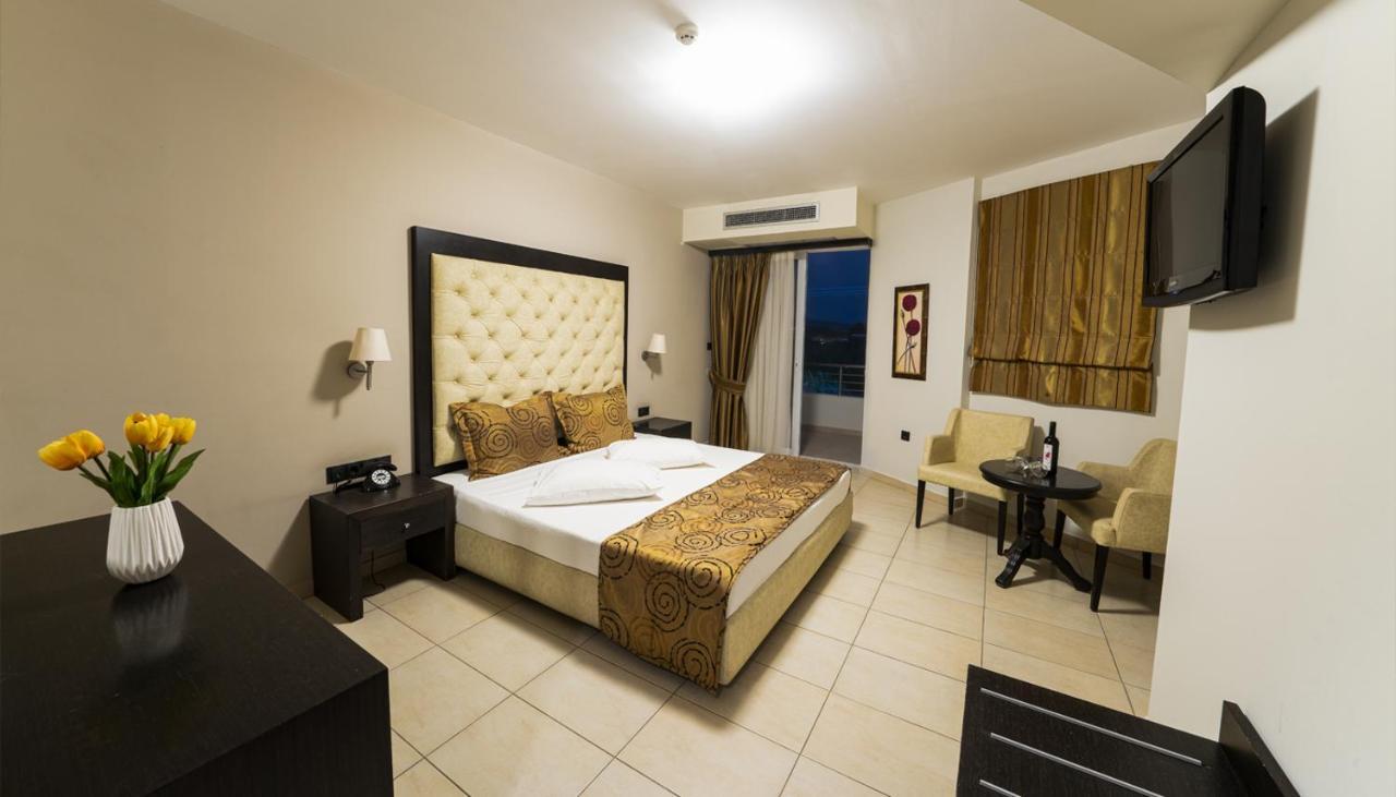 Amalias Hotel Kourouta Exterior photo