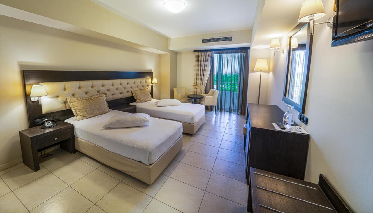 Amalias Hotel Kourouta Exterior photo